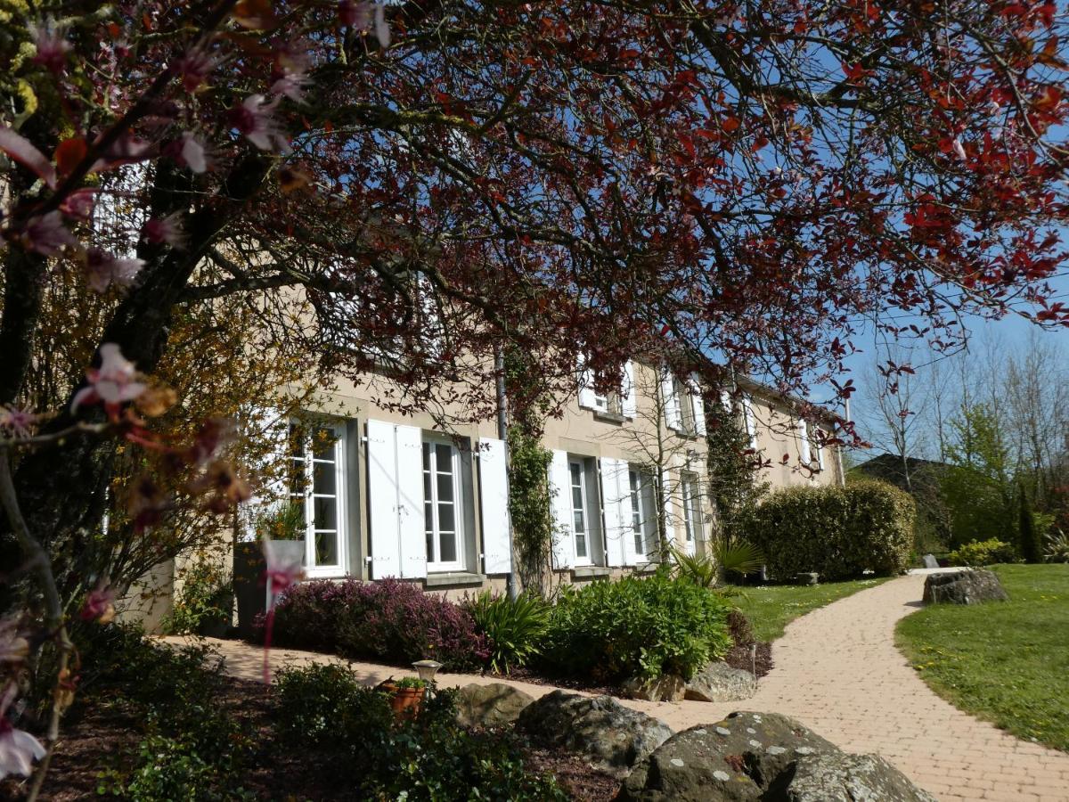 Chambres d'hôtes La Charrière Cheffois Exterior foto