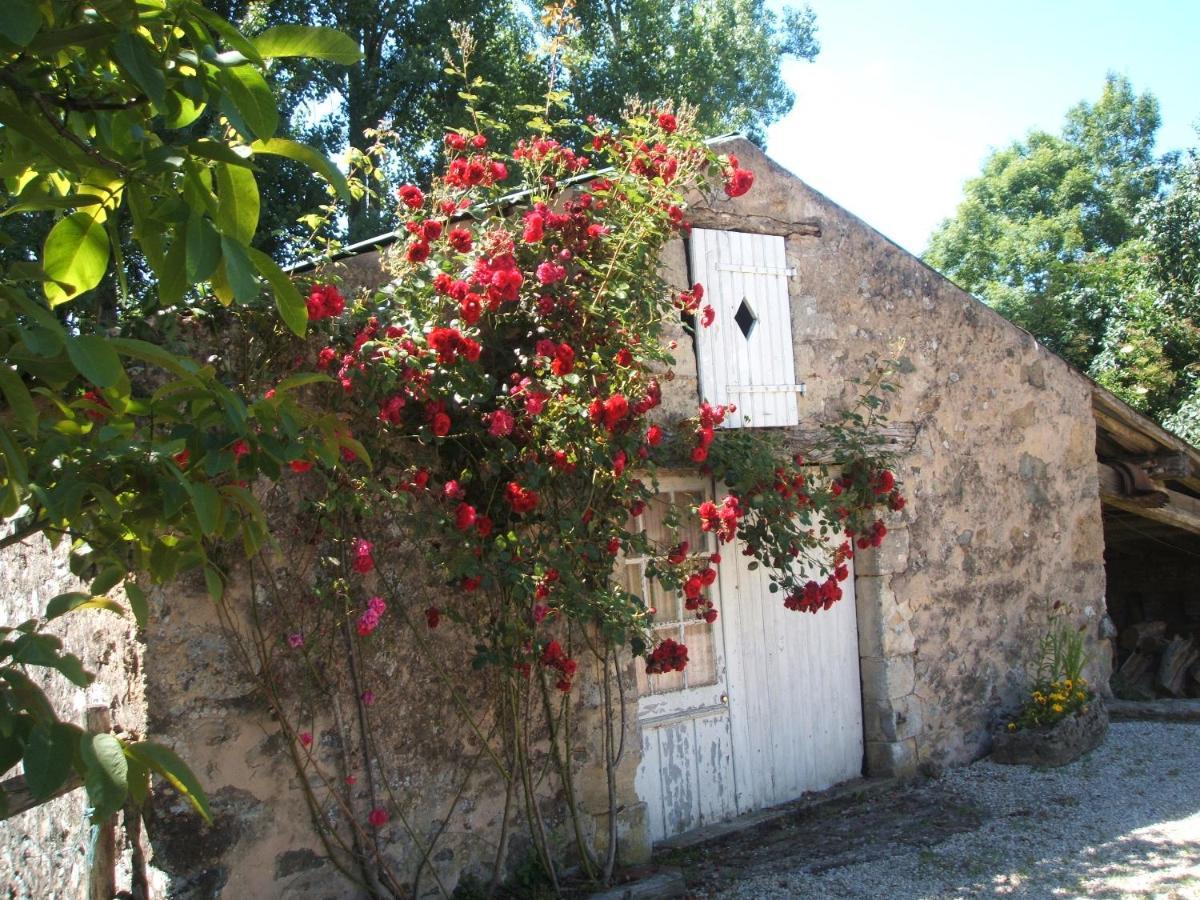 Chambres d'hôtes La Charrière Cheffois Exterior foto