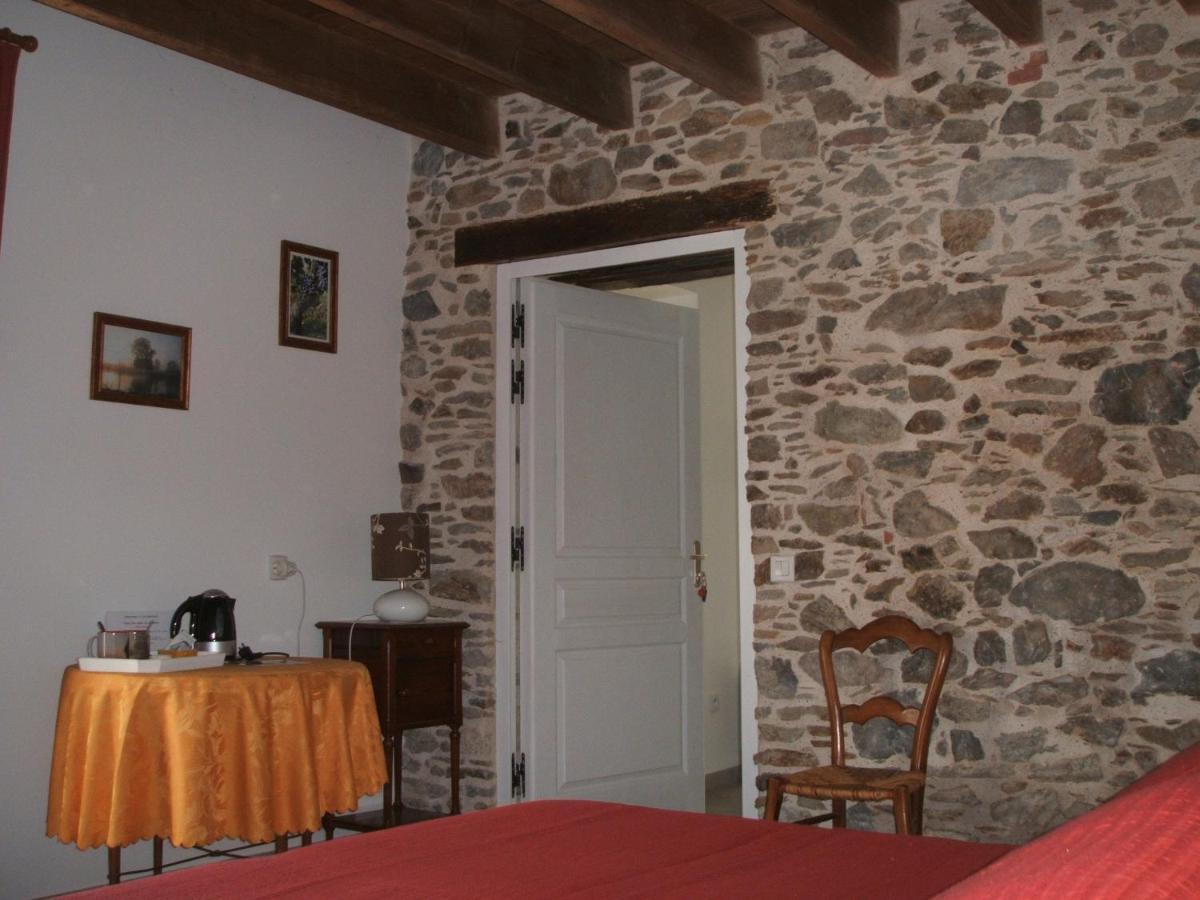 Chambres d'hôtes La Charrière Cheffois Exterior foto