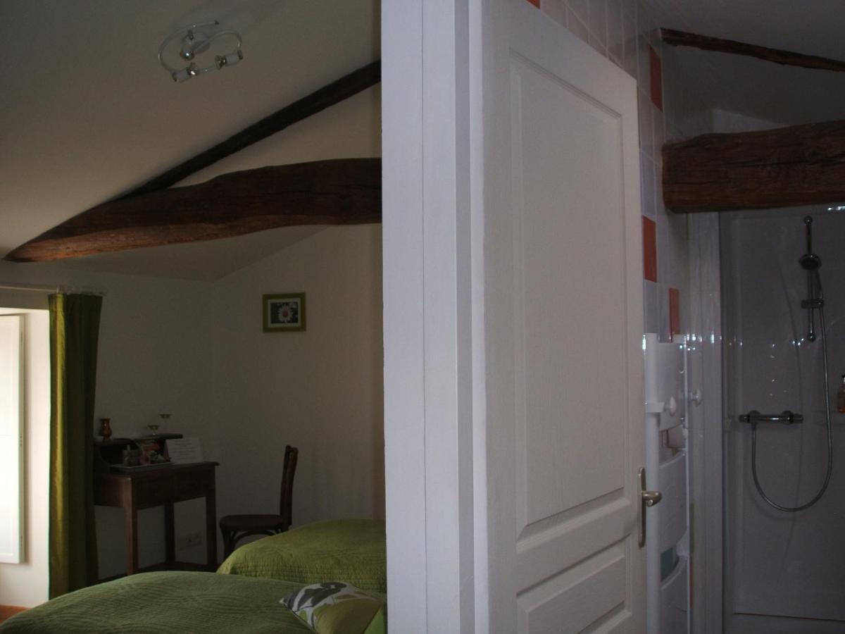 Chambres d'hôtes La Charrière Cheffois Exterior foto